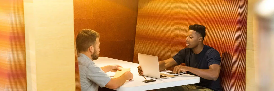 An image showing a contractor accountant effortlessly onboarding a client, providing the best service possible for effortless onboarding with the best contractor accountant.