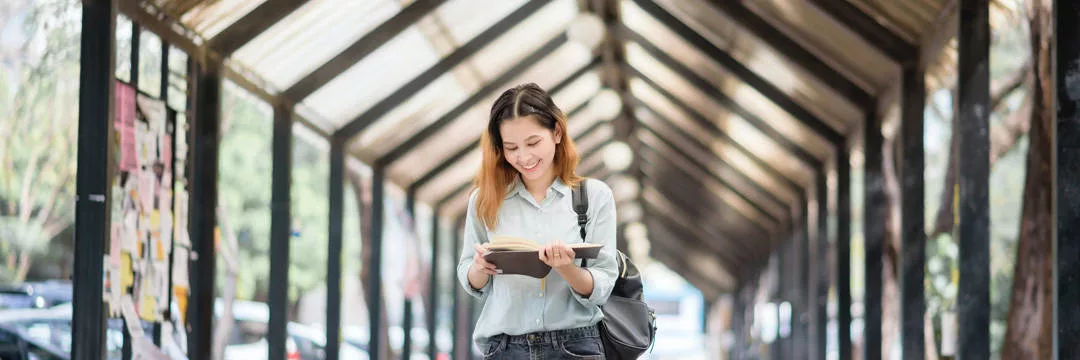 Employee looking at their taxable benefits and tax free amount on their payslip.