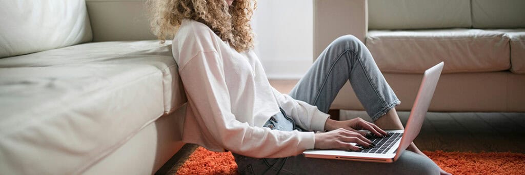 person working through an umbrella company while being self employed